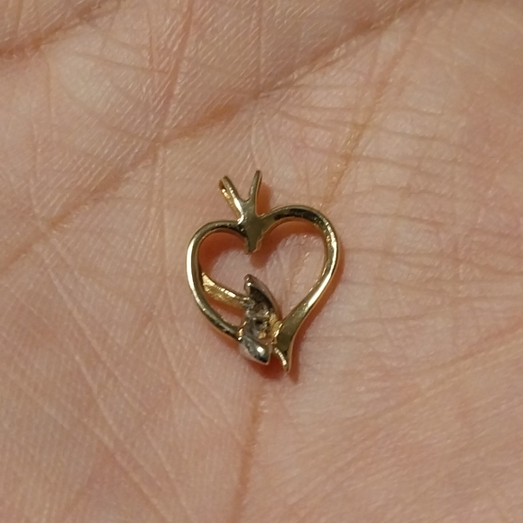 Solid 10k Gold Diamond Heart Pendant - Picture 6 of 9